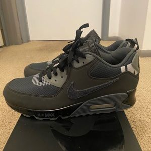 Vnds airmax 90 undefeated size 8.5